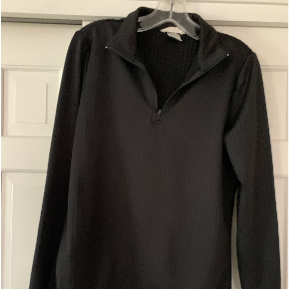 Medium 3/4 zip activewear top